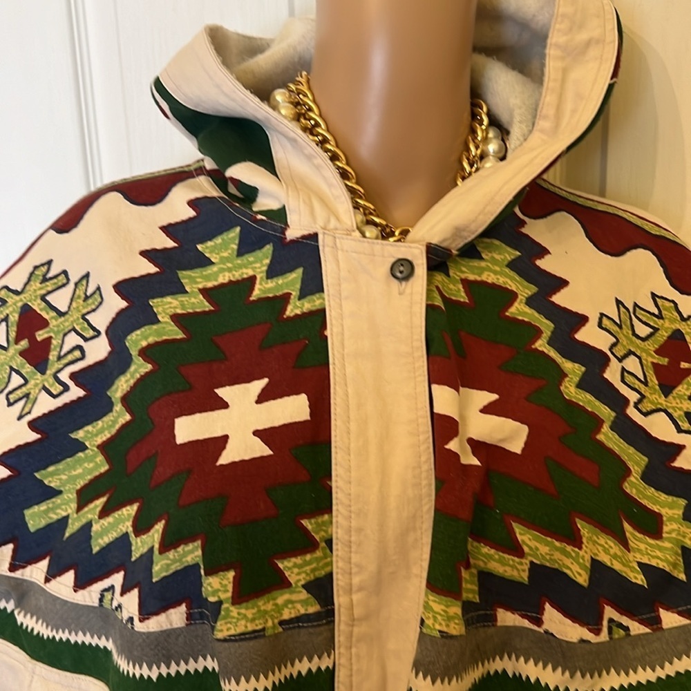 BEEWEAR off white hooded flies hip length jacket . Southwest design M - Picture 2 of 10